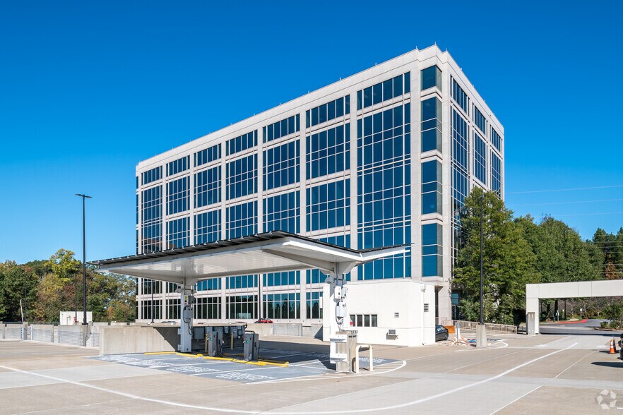 2018 Powers Ferry Rd SE, Atlanta, GA à louer - Photo de l’immeuble – Image 2 sur 10