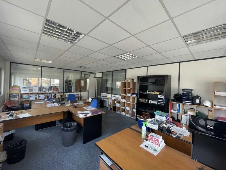 Bureau dans Mont-Saint-Aignan à louer - Photo de l’immeuble – Image 3 sur 11