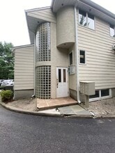 66 Harned Rd, Commack, NY à louer Photo de l’immeuble– Image 1 sur 11