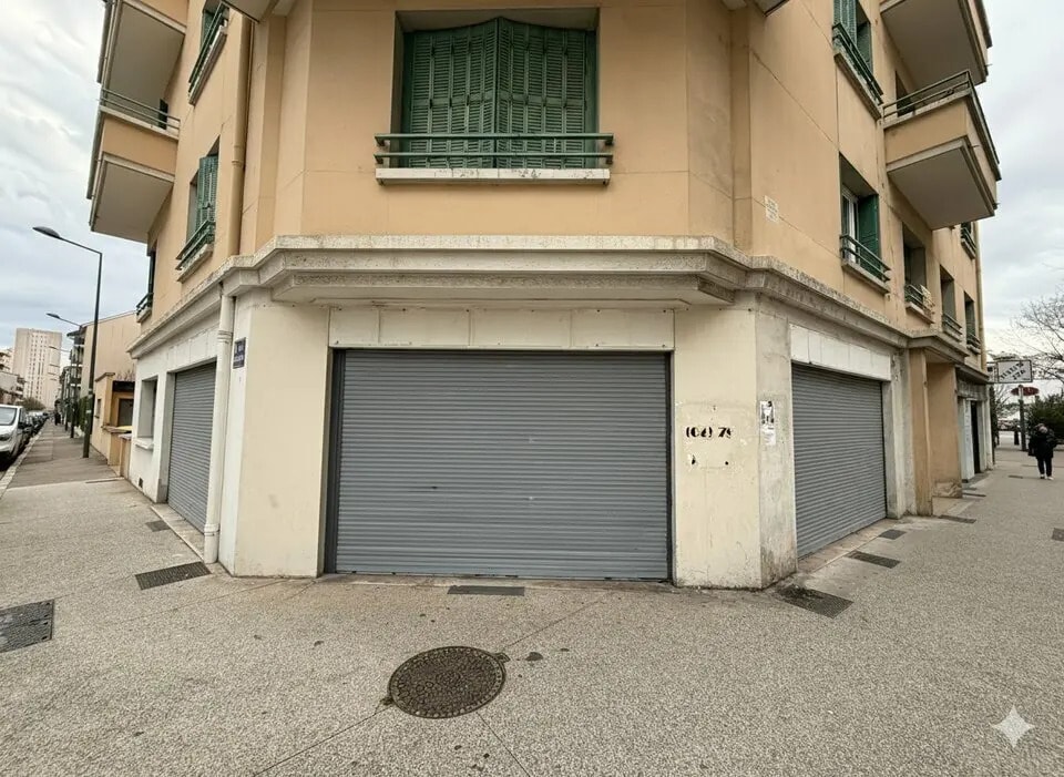 Local commercial dans Villeurbanne à louer Photo de l’immeuble– Image 1 sur 2