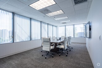 17755 US Highway 19, Clearwater, FL à louer Photo intérieure– Image 2 sur 9