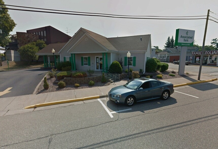 509 Grand Ave, Neillsville, WI à vendre - Photo principale – Image 1 sur 6