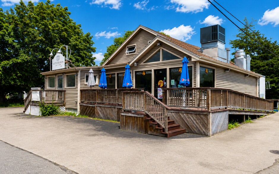 379-381 Sconticut Neck Rd, Fairhaven, MA à vendre - Photo de l’immeuble – Image 3 sur 15