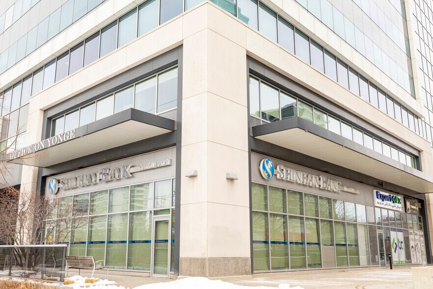 7191 Yonge St, Markham, ON à louer - Photo de l’immeuble – Image 3 sur 11
