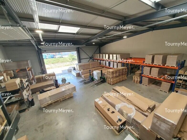 Local d’activités dans Saint-Loubès à louer - Photo de l’immeuble – Image 2 sur 7