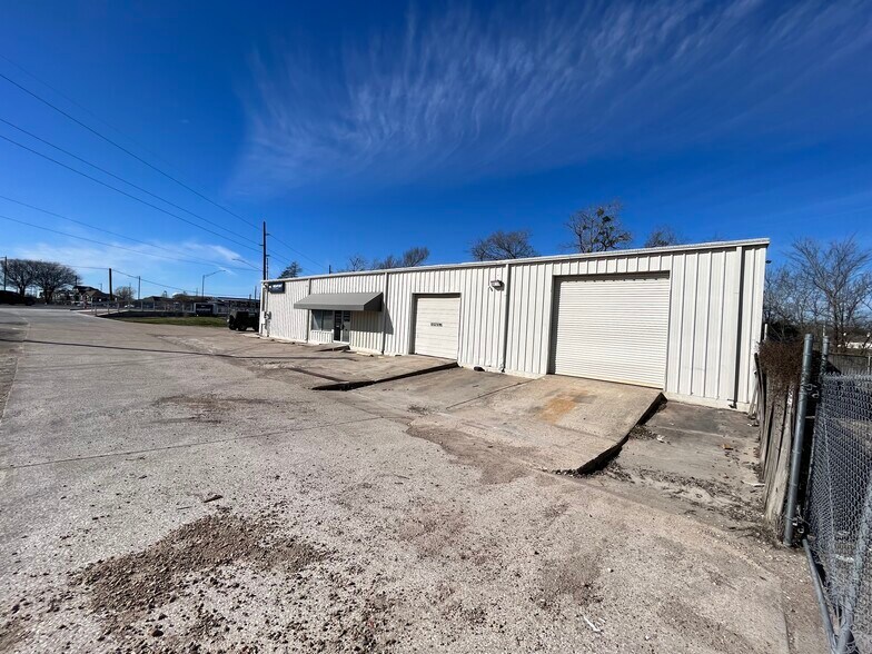 2112 E Wm J Bryan Pky, Bryan, TX à vendre - Photo de l’immeuble – Image 2 sur 6
