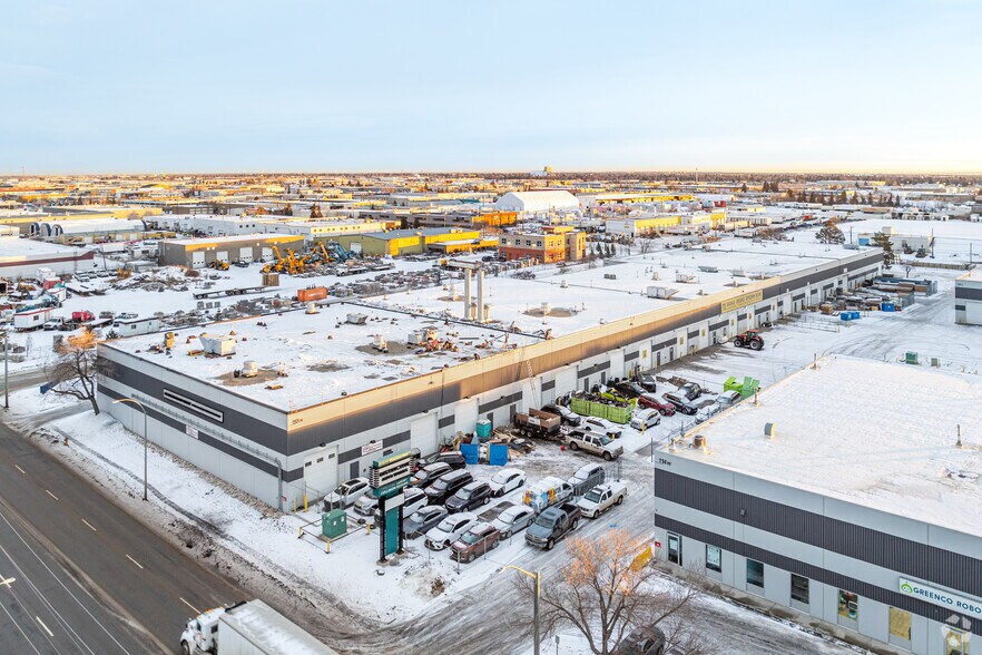 15403-15535 115A Av NW, Edmonton, AB à louer - Aérien – Image 2 sur 6