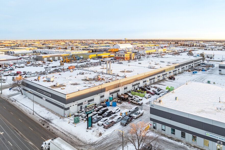 15403-15535 115A Av NW, Edmonton, AB à louer - Aérien – Image 2 sur 3