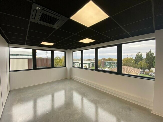 Plus de détails pour Bureau à vendre