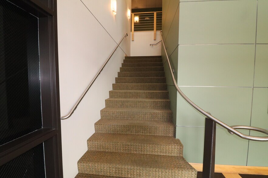 12209 E Mission Ave, Spokane, WA à louer - Photo de l’immeuble – Image 3 sur 31