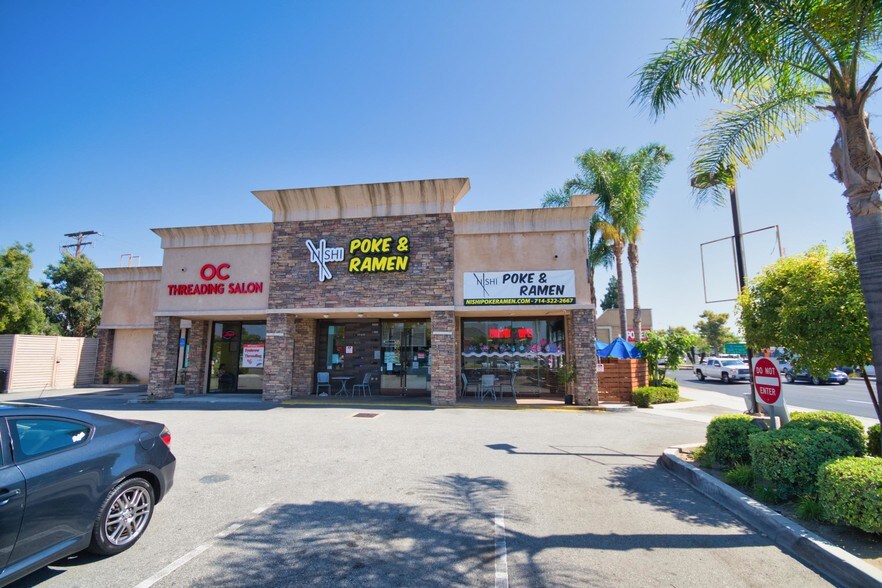 6242 Beach Blvd, Buena Park, CA à louer - Photo principale – Image 1 sur 10