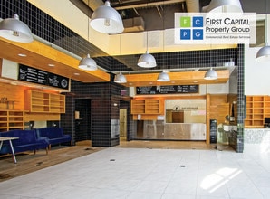 448 S Alafaya Trl, Orlando, FL à louer Photo intérieure– Image 2 sur 7