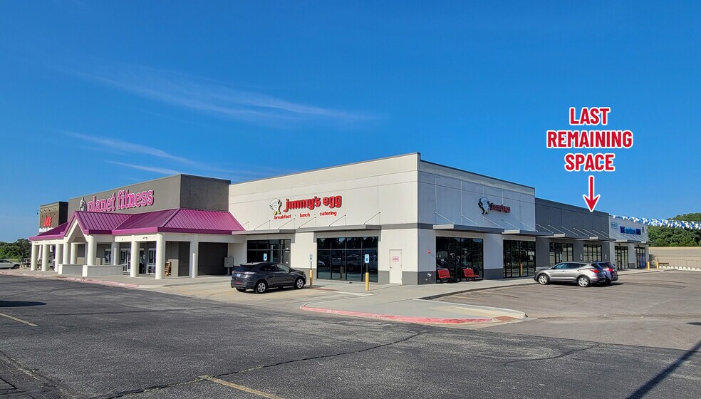 317 N Rock Rd, Derby, KS à louer - Photo de l’immeuble – Image 2 sur 4