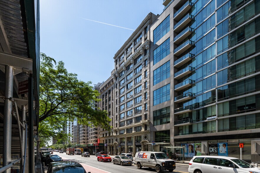310-312 E 23rd St, New York, NY à louer - Photo de l’immeuble – Image 2 sur 3