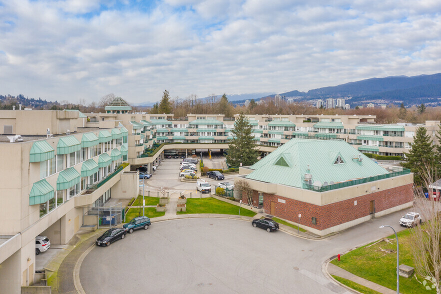 2099 Lougheed Hwy, Port Coquitlam, BC à vendre - Photo de l’immeuble – Image 2 sur 18