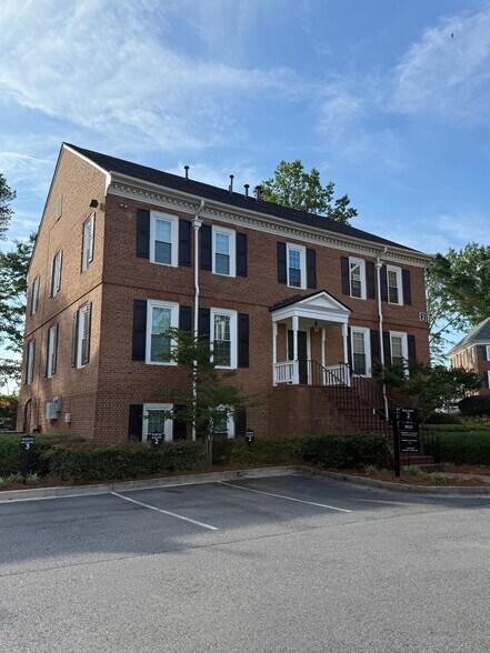 8325 Dunwoody Pl, Atlanta, GA à vendre - Photo de l’immeuble – Image 2 sur 5