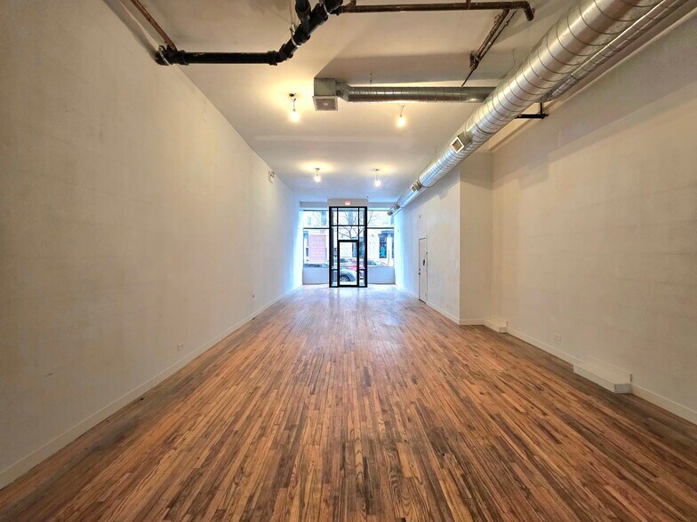 1102 W 18th St., Chicago, IL à louer - Photo de l’immeuble – Image 3 sur 22