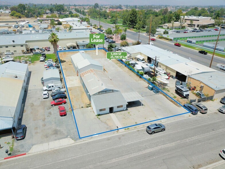 1481 Mesa View St, Hemet, CA à louer - Photo de l’immeuble – Image 2 sur 5