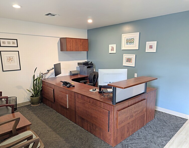 465 March Ave, Healdsburg, CA à louer - Photo de l’immeuble – Image 3 sur 17