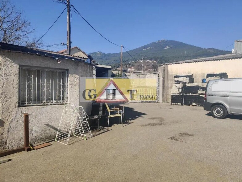 Industriel/Logistique dans Toulon à vendre - Photo de l’immeuble – Image 1 sur 9