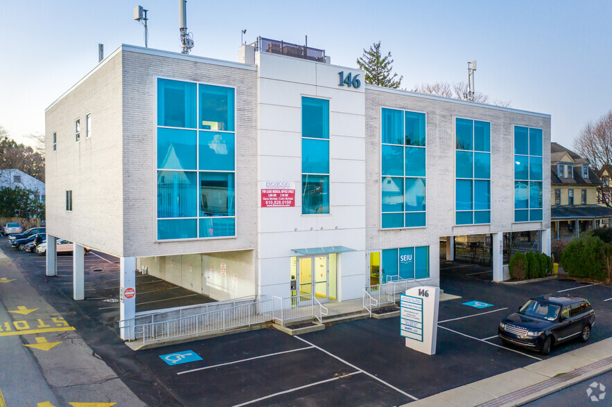 146 Montgomery Ave, Bala Cynwyd, PA à louer - Photo principale – Image 1 sur 15