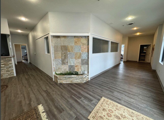 2301-2359 Silvernail Rd, Pewaukee, WI à louer Photo de l’immeuble– Image 1 sur 5