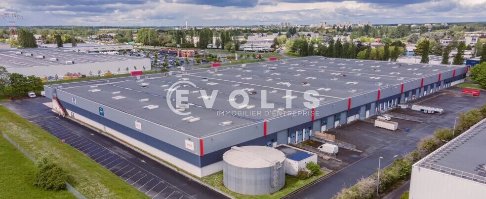 Industriel/Logistique dans Les Ulis à louer - Photo de l’immeuble – Image 3 sur 16