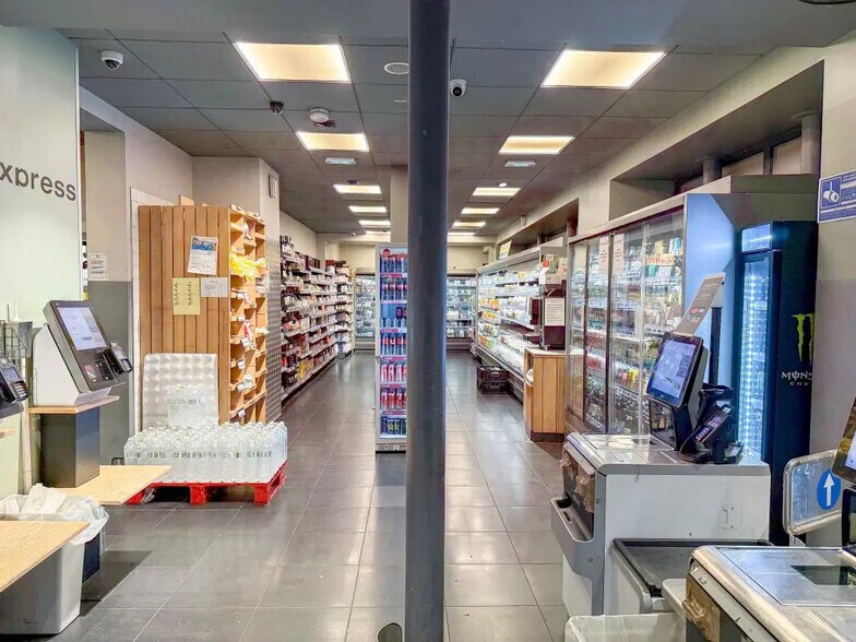 Local commercial dans Paris à louer - Photo de l’immeuble – Image 2 sur 9