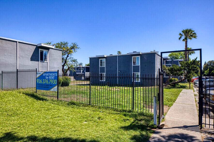 6267 Martin Luther King Jr Blvd, Sacramento, CA à vendre - Photo de l’immeuble – Image 2 sur 17