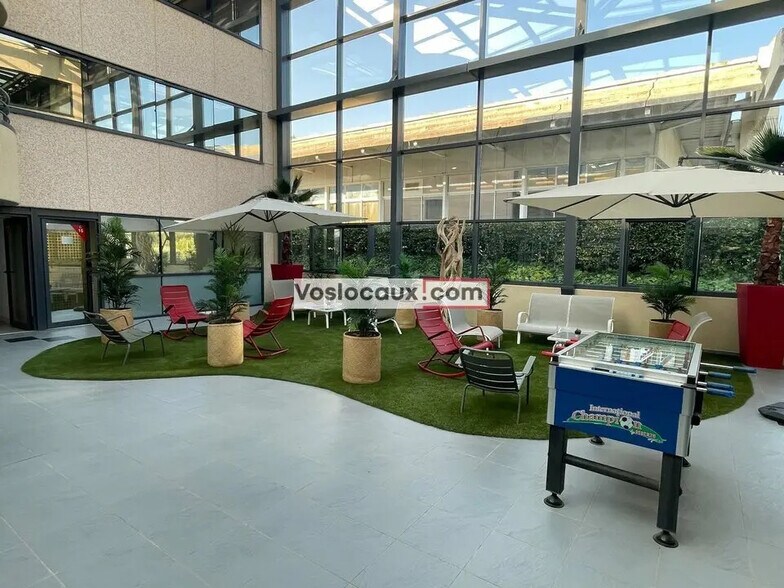 Bureau dans SOPHIA ANTIPOLIS à louer - Photo de l’immeuble – Image 3 sur 5