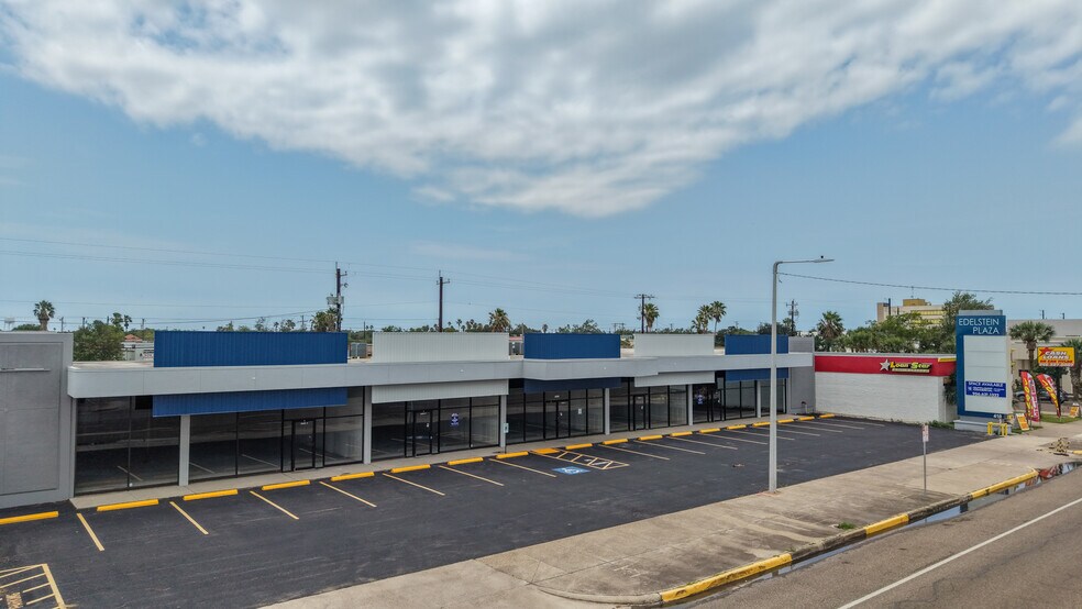 410 E University Dr, Edinburg, TX à louer - Photo de l’immeuble – Image 1 sur 11