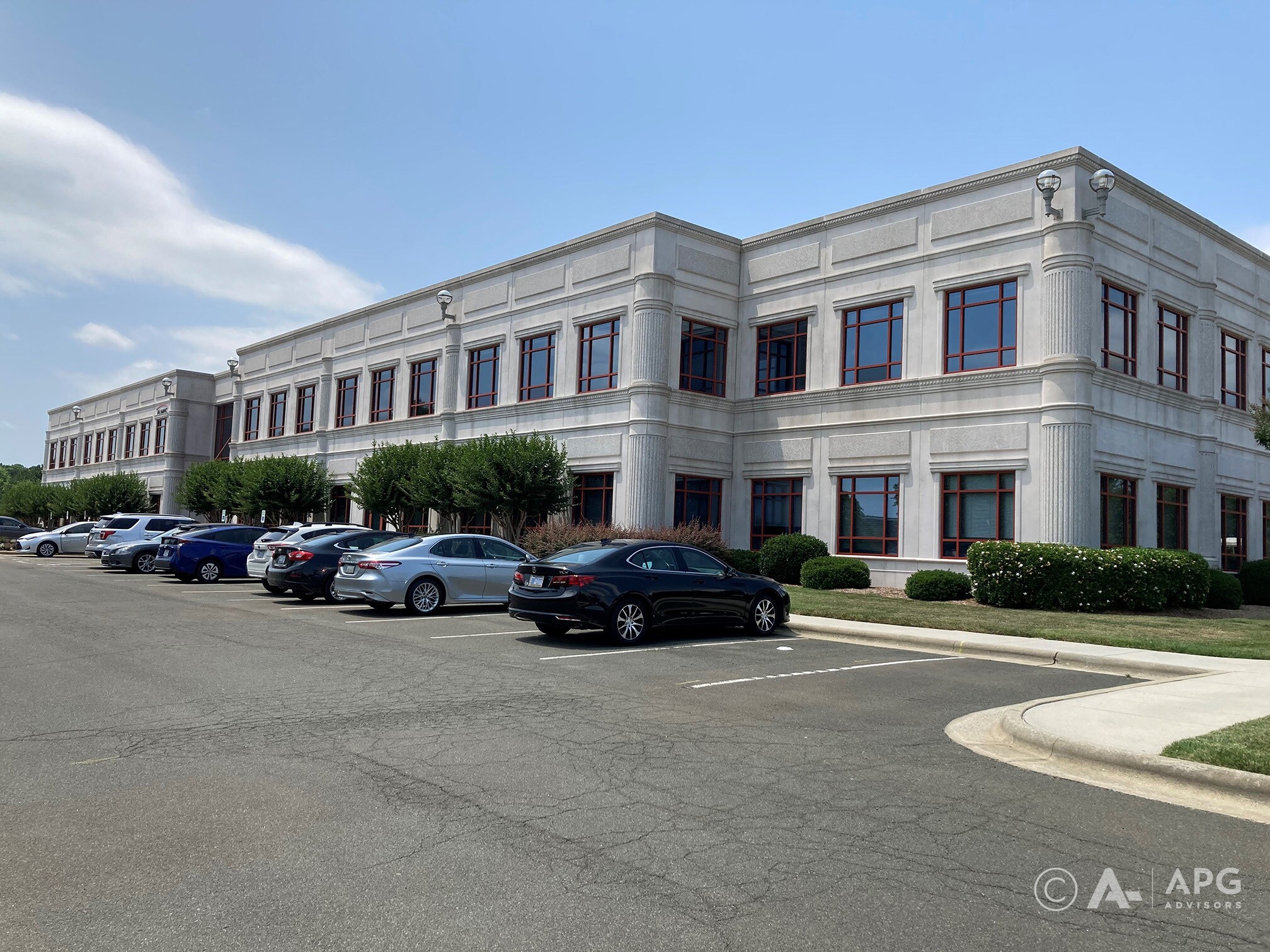 4321 Medical Park Dr, Durham, NC à louer Photo principale– Image 1 sur 5