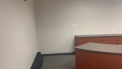 580 Decker Dr, Irving, TX à louer - Vidéo sur l’annonce professionnelle 
