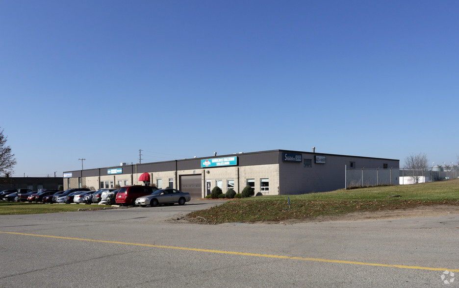 180 Sheldon Dr, Cambridge, ON à louer - Photo de l’immeuble – Image 2 sur 3
