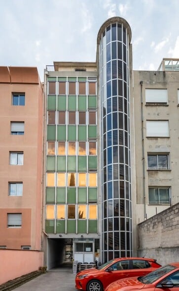Bureau dans Marseille à vendre - Photo de l’immeuble – Image 3 sur 9