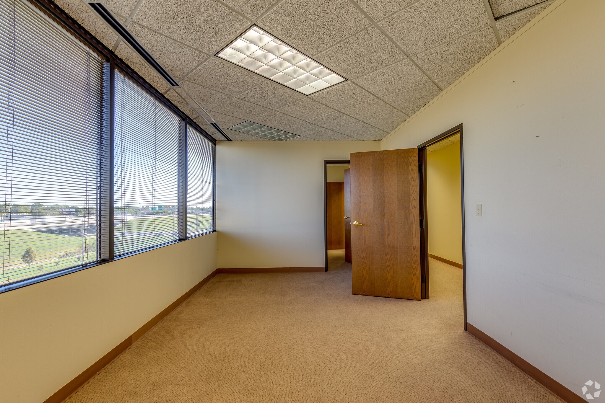 10159 E 11th St, Tulsa, OK à louer Photo intérieure– Image 1 sur 5