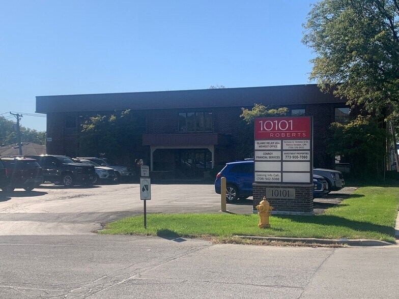 10101 S Roberts Rd, Palos Hills, IL à louer - Photo de l’immeuble – Image 1 sur 2