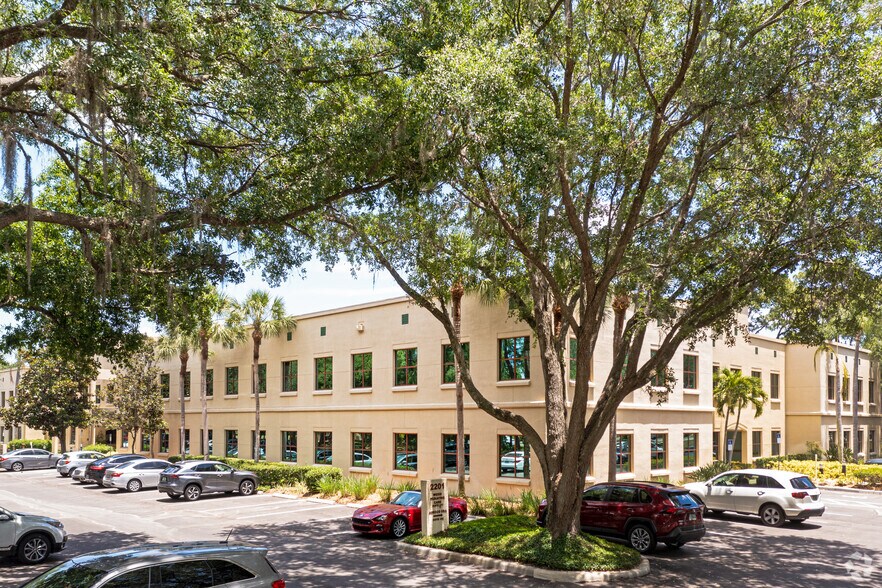 2201 Cantu Ct, Sarasota, FL à vendre - Photo principale – Image 1 sur 19