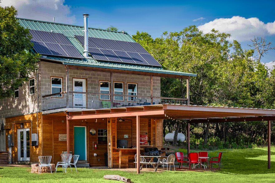 95 Loma Ln, Fredericksburg, TX à vendre - Photo de l’immeuble – Image 1 sur 32