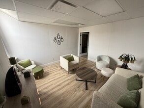 16824-16828 Kercheval Pl, Grosse Pointe, MI à louer Photo intérieure– Image 1 sur 5