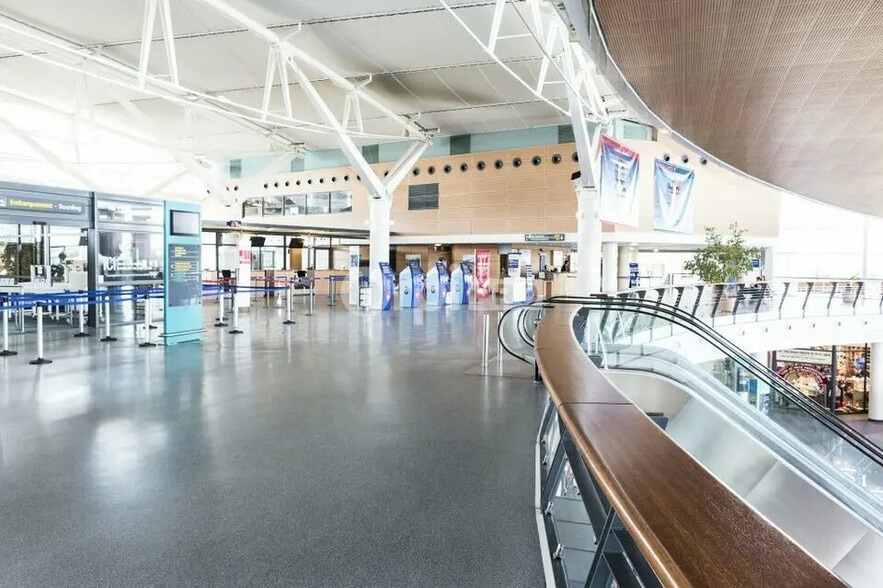 Local commercial dans Uzein à louer - Hall d’entrée – Image 2 sur 2