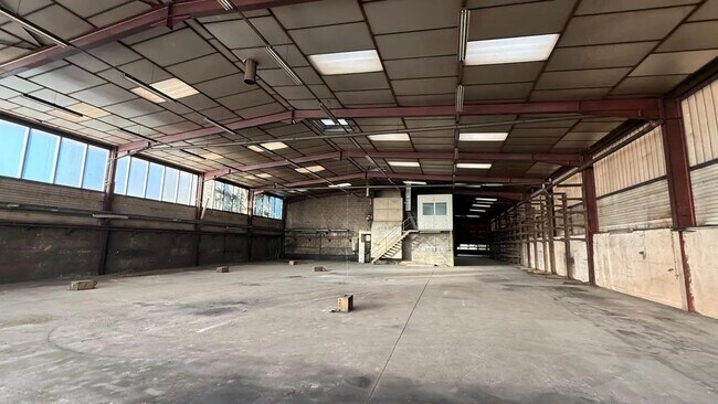 Plus de détails pour Industriel/Logistique à vendre
