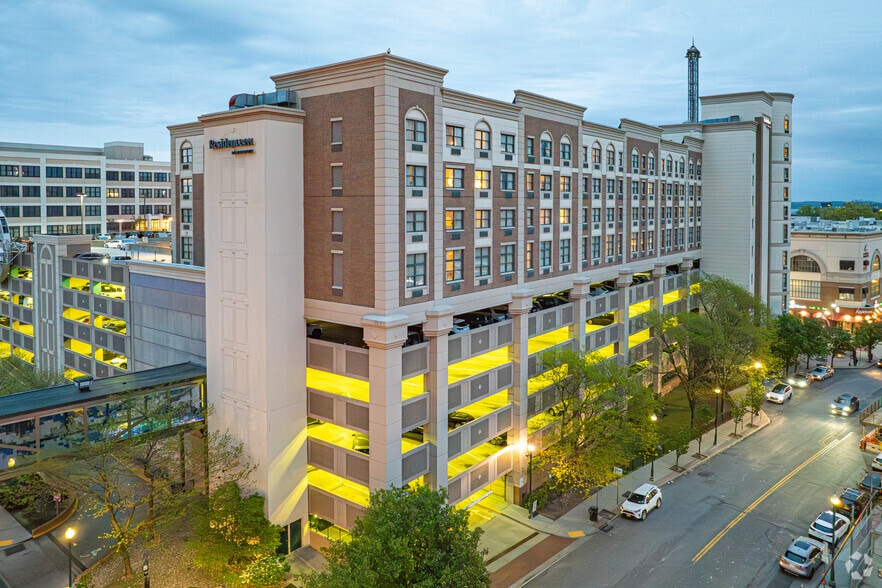 33 LeCount Pl, New Rochelle, NY à louer - Photo principale – Image 1 sur 6