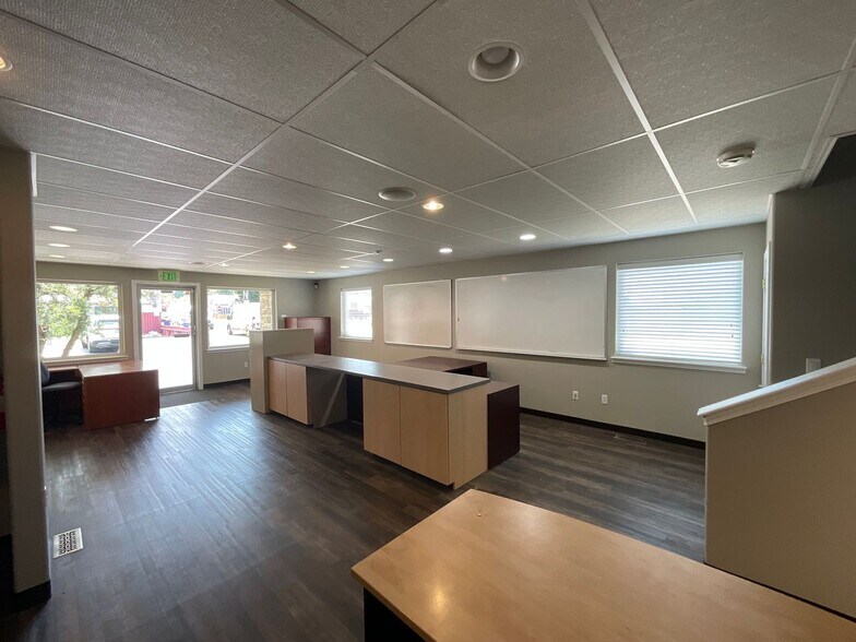 152 Stage St N, Tenino, WA à louer - Photo intérieure – Image 3 sur 13