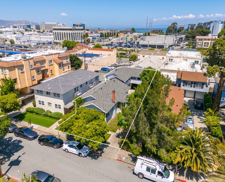 1120 Chula Vista Ave, Burlingame, CA à vendre - Photo de l’immeuble – Image 1 sur 11