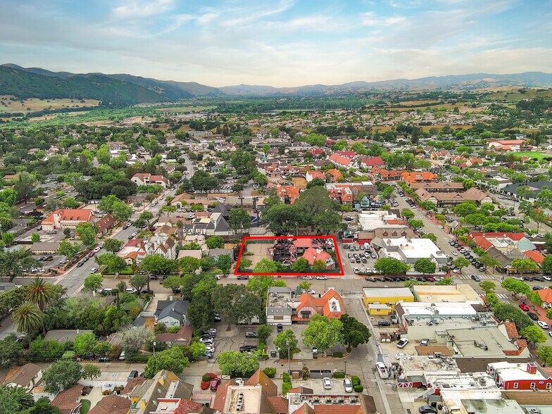 425 1st St, Solvang, CA à vendre - Photo de l’immeuble – Image 3 sur 5