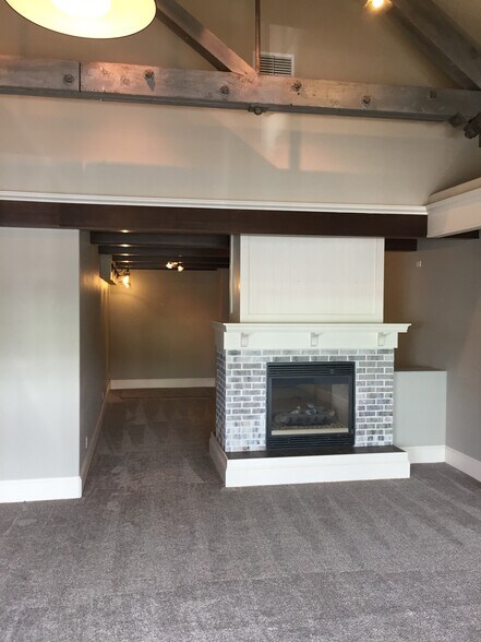 1202 Main St, Sumner, WA à louer - Photo de l’immeuble – Image 2 sur 5
