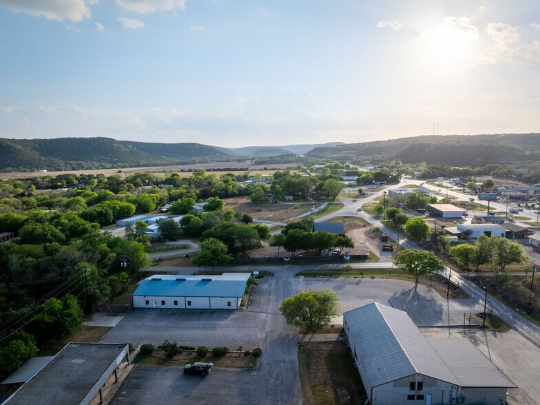 1399 Sattler Rd, New Braunfels, TX à vendre - Photo de l’immeuble – Image 3 sur 26