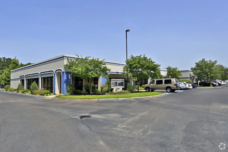 2070 Northbrook Blvd, North Charleston, SC à louer - Photo principale – Image 1 sur 22