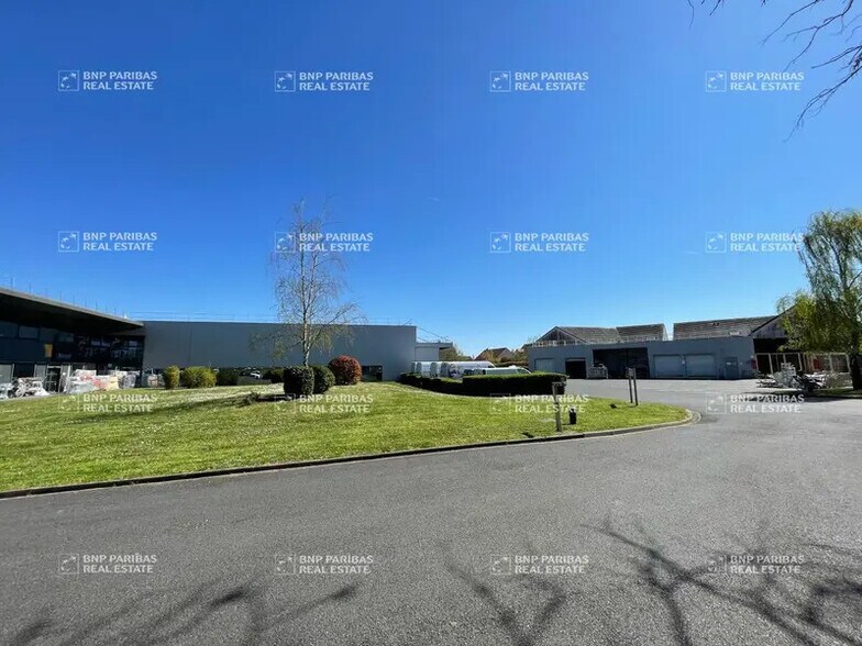 Local d'activités dans Olivet à vendre - Photo de l’immeuble – Image 2 sur 20